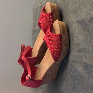 Women's size 7 Toms cork wedges